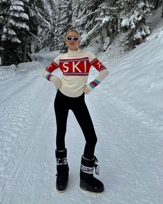 Europe Winter Fashion, Ski Outfit For Women, Ski Bunnies