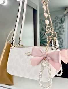 Tas Coach, Parfum Victoria's Secret, Pink Handbag, Dr Shoes, Handbag Essentials, Populaire Outfits