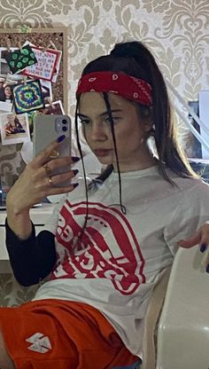 Bandana Outfit, Basic Hairstyles, Dark Green Hair, Red Bandana, Selfie Ideas Instagram, Bandana Hairstyles, Cut My Hair, Ideas For Instagram Photos