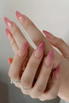 Kutek Disney, Pink Ombre Nails, Nagel Tips, Fake Nails With Glue, Almond Nail, Chic Nails