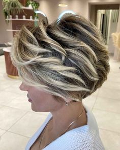 Blonde Highlights Short Hair, Hottest Haircuts, Short Hair Highlights, Hot Haircuts, Blonde Pixie Hair, Short Blonde Haircuts, Short Choppy Hair, Short Layered Haircuts, Blonde Pixie Cuts