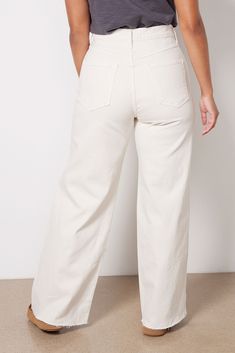 98% Cotton, 2% Elastane Denim Elegant Wide Leg Spring Jeans, Elegant High Rise Relaxed Fit Jeans, Beige Wide Leg Denim Jeans, Classic Beige Wide Leg Jeans, Elegant Relaxed Fit Cotton Jeans, Classic Solid Jeans For Spring, Classic Solid Color Jeans For Spring, Classic Spring Jeans, Neutral Cotton Jeans With Five Pockets