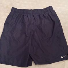 Men’s Size Medium Never Worn Lightweight Shorts Nike Blue Casual Swim Trunks, Casual Blue Nike Swim Trunks, Casual Navy Nike Athletic Shorts, Shorts Nike, Lightweight Shorts, Shorts Athletic, Nike Shorts, Nike Blue, Men's Nike