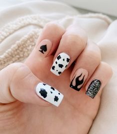 Western Lightning Bolt Nails, Western Flame Nails, White Country Nails, Western Black Nails, Lighting Bolt Nail Art, Western Nails Simple, Black Western Nails, Disco Cowgirl Nails, Country Nails Design