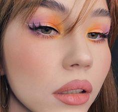 Euphoria Inspired Makeup, Subtle Eye Makeup, Orange Makeup, Graphic Makeup, Makeup Help, Eye Makeup Designs, Makeup Eye Looks, Creative Eye Makeup, Eye Makeup Art