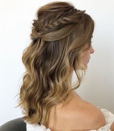 Prom Hair For Medium Length, Down Prom Hair, Half Up Half Down Prom, Bridemaids Hairstyles, Braided Half Updo, Rambut Brunette, Long Hair Updo