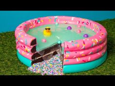 Summer Fondant Cake Ideas, Barbie Pool Party Cake Ideas, Water Park Cake Ideas, Barbie Swimming Pool Cake, Bright Colored Birthday Cake, Water Slide Birthday Cake, Kids Pool Party Food Ideas, Is It Cake Birthday Party, Water Themed Cake