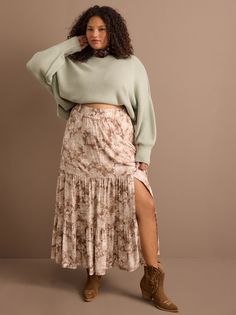 Kaylee Floral Maxi Skirt in Mocha & Ivory Floral Skirt Outfits Midsize, Long Skirt Outfit Plus Size, Mid Size Skirt Outfit, Maxi Skirt And Sweater Outfit, Plus Size Maxi Skirt Outfit, Midsize Casual Outfit, Maxi Skirt Outfit Fall, Plus Size Long Skirt, Curvy Mom Outfits