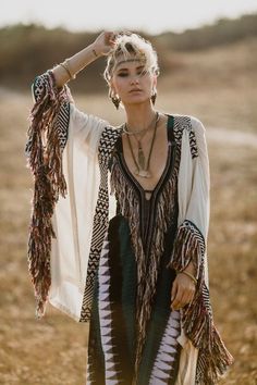 Look Hippie Chic, Hippie Mode, Stile Boho Chic, Look Boho Chic, Whimsical Accessories, Statement Clutch, Mode Hippie, Boho Style Outfits