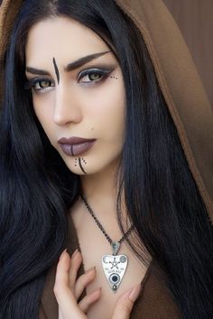 Fete Emo, Smiley Piercing, Alchemy Gothic, Gothic Models, Goth Beauty, Gothic Makeup, Goth Makeup