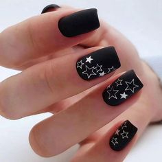 Time to brush the dust off those quarantined claws and get ready for the spookiest night of the year. Natural Acrylic Nails, Star Nail Art, Lady Fingers, Short Nails Art, Coffin Press On Nails, Star Nails, Halloween Nail Art