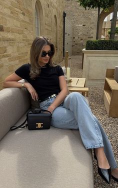 Old Money With Jeans, Casual Work Outfits Summer Office Wear Jeans Women, Old Money Jeans Outfit, Old Money Fashion, Outfit Elegantes, Summer Office Outfits, Money Fashion, Business Professional Outfits, Style Parisienne