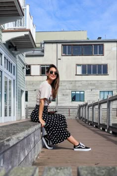 Dresses And Vans Outfit, Vans With Skirt Outfits, Vans And Skirts Outfit, Vans With Skirt, Vans With Dress Outfits, Polka Dot Skirt Outfit, Dot Skirt Outfit, Estilo Vans, Vans Outfit