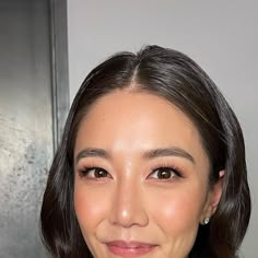 Natural Glowy Makeup Bridesmaid, Natural Wedding Makeup Asian Monolid, Asian Natural Wedding Makeup, Asian Bridal Makeup Monolid, Natural Glowy Makeup Asian, Coral Wedding Makeup, Bridal Makeup Asian Brides Soft Glam, Asian Wedding Hair Down