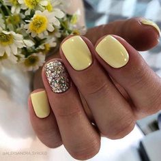 Glitter Gel Nail Designs, Yellow Nail Art, Solid Color Nails, Glitter Gel Nails, Colorful Nails, Gradient Nails, Yellow Nails