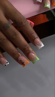 Summer Shorties Nails Designs, Cow Girl Nails Acrylic, Shorties Nails French, Gel Nail Designs Aesthetic, Cartoon Short Nails, S And S Nail Designs, Cute French Tip Nails Designs Short, Short Spring Nail Designs 2024, La Nails Design