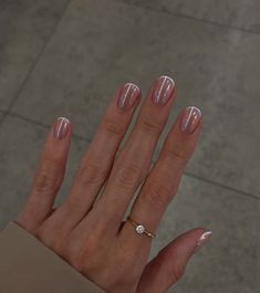 Short French Chrome Nails, Short Chrome French Tip Nails, Nail Ideas For School, Natural Nail Ideas, Chrome French Nails, Short French Nails, Chrome French, Short French Tip Nails, Seashell Nails