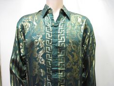 "GREEK STYLE SILK SHIRT GREEN European Style Dress Beautiful 100% Metallic Silk Shirt , Green and Gold all over .Beautiful design . Hidden Gold Finish Buttons Men's Sizes : Medium and Large Comfort Fit with Beautiful details all over Excellent condition Please see measurement for proper fitting or compare to one shirt that fit you good Unisex Adults TAG SIZE SMALL : Pit to Pit With the shirt lying flat : 22\" inches, Sleeve Length, measured from the top of the shoulder seam to the end of the arm Arlington Va, Greek Style, Baroque Style, Arm Cuff, Baroque Fashion, European Style, Silk Shirt, Green Gold, European Fashion