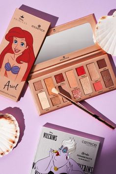 Disney Makeup Palette, Disney Eyeshadow Palette, Makeup Palette Collection, Koleksi Makeup, Makeup Pallets, Sephora Skin Care, Makeup Package, Disney Makeup, Character Makeup