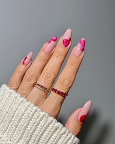 valentines day nail designs Almond Shaped Nails Designs, Pink Chrome Nails, 2023 Nails, Ombre Nail, Gothic Nails