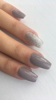 Grey and silver autumn nails #coffin#grey#sparkle#silver#acrylics Acrylic Nails Natural, Pedicure Gel, Prom Nail Designs, Prom Inspiration, Winter Nails Acrylic, Fall Acrylic Nails, Gray Nails, Pretty Fashion, Super Nails