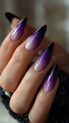 Purple Nails Blue To Purple Nails, Purple And Chrome Nails, Black And Purple Stiletto Nails, 2024 Nail Art Trends, Nail Purple Design, Dark Purple And Black Nails, Minimal Nails Design, Black Purple Nails, Purple Nails Ideas