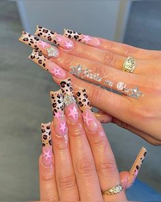 Square Baddie Nails, Cheetah Acrylic Nails, Nail Art Square, Lv Nails, Nail Art Trendy, Bow Nail Designs, Cheetah Print Nails, Bow Nail, Square Nail