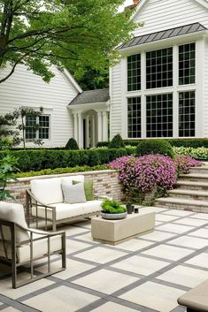 patio floors Modern Patio Design, Paver Designs, Concrete Patio Designs, Patio Pavers Design, Patio Slabs, Contemporary Patio, Patio Backyard, Patio Interior, Modern Patio