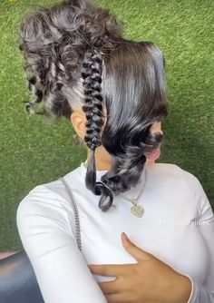 V Part Weave Ponytail, Creative Ponytail Hairstyles, Bow Ponytail Hairstyle, Pretty Hairstyles For Prom, Slick Hairstyles Black Women, Prom Wig Hairstyles, Bow Hairstyle Black Women, Pony Styles