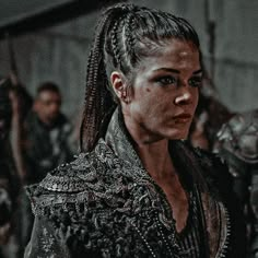 Octavia Blake Skairipa, Octavia Blake The 100, Marie Avgeropoulos Aesthetic, Marie Avgeropoulos Icon, Octavia Blake Hair, Octavia Aesthetic, Octavia Blake Aesthetic, Marie Avgeropoulos The 100, Octavia Blake Icon