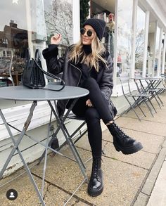 Look Hippie Chic, Outfits Cold, Winter Outfits Cold, Looks Black, Looks Chic, Casual Winter Outfits, Fall Fashion Outfits, Fashion 2020, Looks Style