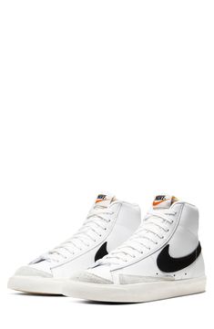 Zapatillas All Star, Nike Shoes Women Fashion, White Nike Shoes, Preppy Shoes, Nike Blazer Mid 77, Dr Shoes, Nike Blazer Mid, Shoes Teen, Cute Nike Shoes