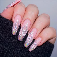 Flame Nail Art, Daisy Nails, Edgy Nails, Summer Acrylic Nails, Hot Nails, Holographic Nails, Fire Nails