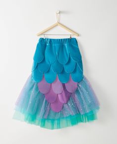 Mermaid Tail in Mermaid - main Mermaid Costume Kids, Diy Fantasia, Childrens Fancy Dress, Baby Kostüm, Mermaid Parties, Little Mermaid Birthday, Mermaid Theme Birthday, Mermaid Theme, Fancy Dress For Kids