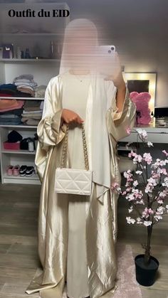 Eid Outfits Abaya, Eid Outfits For Teens, Outfit Voile, Eid Outfits Ideas, Beautiful Abayas, Latest Abaya, Eid Outfit Ideas, Fashion Brand Company