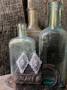 Western Style Diamond Shaped Concho Earring - 1.7" long earring & fish hook - Antique silver plate - Nickel, Lead & Chrome free Cuffs Earrings, Horse Hair Bracelet, Earrings Western, Cowgirl Accessories, Long Earring, Southwestern Jewelry, 30 Gifts, Western Jewelry, Diamond Shaped