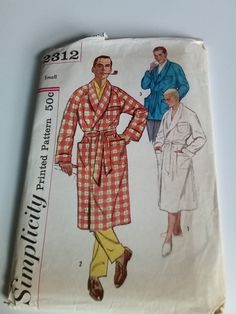 "Simplicity 2312 34\" - 36\" Chest Men's Robe and Lounge Jacket: All views of robe feature long raglan sleeves with cuffs, shawl collar and 3 patch pockets... 2 on each side of lower front and a smaller one on the upper left front. Self tie belt fastens at side seams with carriers. V. 1 and 2 are full length robes. V. 3 lounge jacket is shorter version of Views 1 and 2. Complete Envelope has wear and tear" Bathrobe Pattern, Diy Vintage Wedding, 1950s Mens, Bathrobe Men, Men's Robes, Fashion Illustration Vintage, Jacket Pattern Sewing, Simplicity Sewing, Couture Vintage