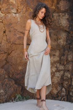 Super-soft and luxurious maxi dress made of linen-cotton mix. Adjustable straps in the back for a more slim and body-shaped fit. Perfect as a light summer dress, for weddings, parties, ceremonies etc. COLOR: Natural gray linen SIZES: XS S M L ✴︎ More COLORS and MATERIALS: https://etsy.me/2OBoaQv ❁ Our shop on ETSY: https://www.etsy.com/shop/NaturaSpiritShop Linen Summer Dress, Summer Dresses Online, Light Summer Dresses, Maxi Dress Sleeveless, Natural Clothing, Linen Summer, Western Outfits Women, Boho Chic Outfits, Dress Linen