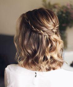 Bridesmaid Hair Blonde Medium Length, Half Up Short Bridal Hair, Bob Hairstyles For Wedding Guest, Reunion Hairstyles, Bob Hairstyles For Wedding, Hairstyles For Wedding Guest, Gala Hairstyles, Mob Hair, Bob Wedding Hairstyles