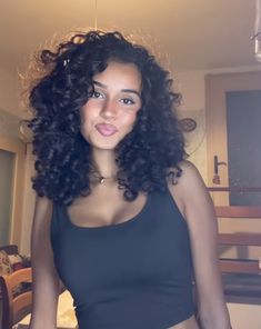 3b Hair Layers, Medium Length Haircut For Curly Hair Natural Curls, Short Dark Curly Hair, Voluminous Curly Hair, Dark Curly Hair, Curly Hair Care Routine, Layered Curly Hair, Curly Hair Photos, Short Curly Haircuts