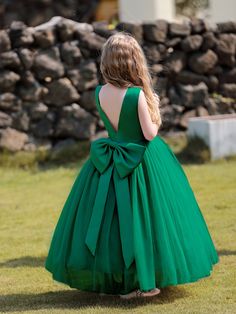 Dark Green Cute Collar Sleeveless Fabric Plain Fit and Flare Embellished Non-Stretch  Tween Girls Clothing Flower Girl Dresses Green, Emerald Green Flower Girl Dress, Fluffy Tulle Skirt, Green Flower Girl Dresses, Satin Flower Girl Dress, Green Formal Dresses, Cheap Flower Girl Dresses, Girls Tulle Dress, Dark Green Dress