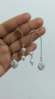 Jewelry Making Ideas For Beginners, Crafts With Beads Diy, Earring Ideas Diy, Unique Diy Earrings Ideas, Simple Wire Earrings, Diy Wedding Jewelry, Diy Pearl Earrings, Handmade Jewelry Ideas, Wire Charms