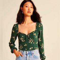 Never Worn Sweetheart Neckline Green Floral Long Sleeve Smocked Back Tie At The Back Of The Neck Size Large Green Floral Top, Floral Top, Sweetheart Neckline, Abercrombie Fitch, Smocking, Dark Green, Floral Tops, Top Blouse, Womens Tops