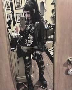 Crust Pants, Traditional Goth, Punk Girls, Black Metal Girl, Gothic Ideas, 80s Goth, Trad Goth