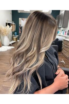 Light Brown Root Melt To Blonde, Balayage With Long Layers, Blonde Highlights Hair Color Ideas, Warm Bronde Balayage, Brownish Hair, Best Blonde Hair Color, Best Blonde Hair, Light Brunette Hair, Reverse Balayage