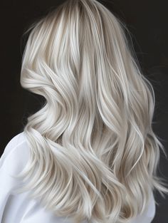 Platinum Blonde Hair Color, Balayage Blond, Blonde Hairstyles, Icy Blonde, Platinum Hair, Blonde Hair Inspiration, Hair Shades, Platinum Blonde Hair