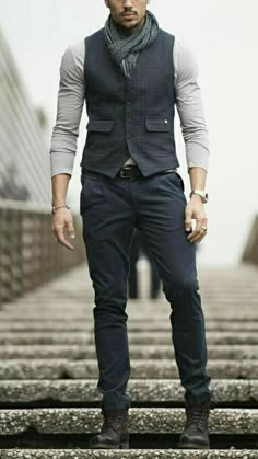 Best Black Outfits, Vest Outfits Men, Mens Casual Outfits Summer, Gents Fashion, Style Vest, Mens Fashion Classic, Stylish Mens Outfits