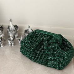 Green Clutch For Party, Green Clutch Bag For Party, Chic Party Clutch Pouch, Chic Clutch Pouch For Party, Chic Handheld Party Pouch, Green Clutch Shoulder Bag For Party, Glamorous Green Evening Bag, Green Elegant Evening Bag, Elegant Green Evening Bag For Event