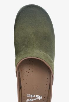 Comfortable Slip-resistant Clogs With Round Toe, Comfortable Closed Toe Clogs With Cushioned Footbed, Comfortable Closed Toe Clogs With Rubber Sole, Comfortable Clogs With Rubber Sole And Round Toe, Comfortable Closed Toe Clogs With Arch Support, Comfortable Slip-on Clogs With Removable Insole, Green Slip-on Slip-resistant Clogs, Green Slip-resistant Slip-on Clogs, Slip-resistant Green Slip-on Clogs