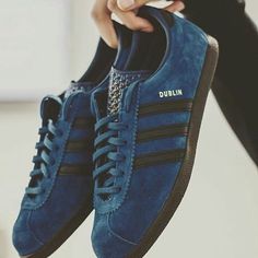 Basket Shoes, Mens Garb, Mens Vans Shoes, Adidas Casual, Adidas Shoes Originals, Adidas Retro, Koln, Men Fashion Casual Outfits, Trendy Sneakers